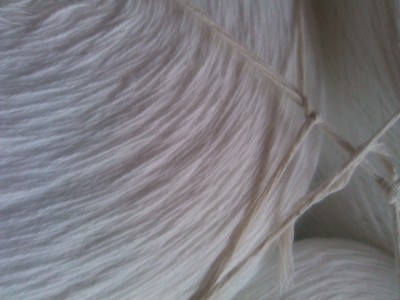 【302縫紉線 303縫紉線】?jī)r(jià)格,廠家,圖片,化纖紗線,揚(yáng)州市明亮化纖織造-